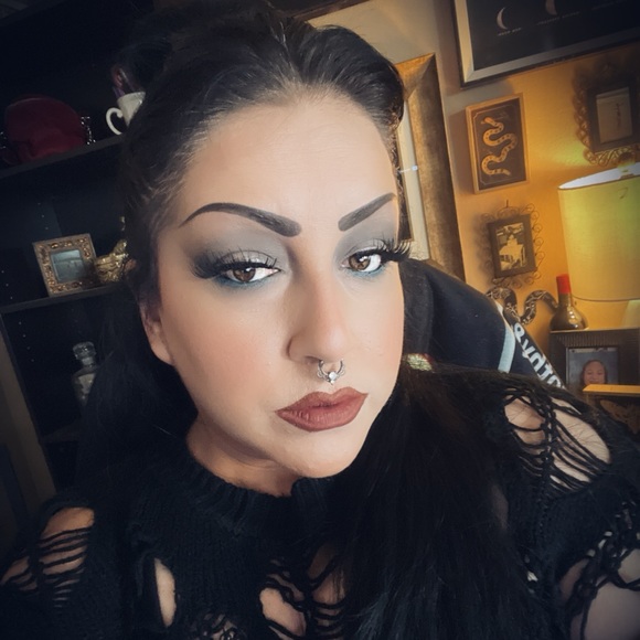 Meet your Posher, Alejandra - Picture 2 of 8